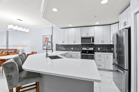 Condo in Indialantic, Florida, 3 bedrooms  № 2081505 - photo 8