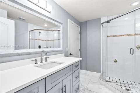 Condo in Indialantic, Florida, 3 bedrooms  № 2081505 - photo 23