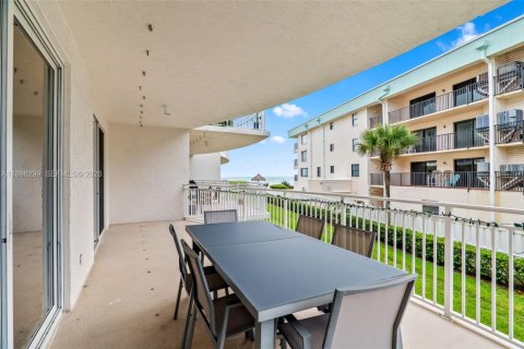 Condo in Indialantic, Florida, 3 bedrooms  № 2081505 - photo 11