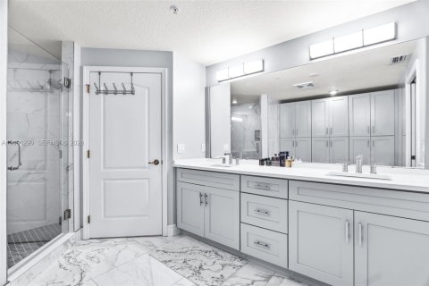 Condo in Indialantic, Florida, 3 bedrooms  № 2081505 - photo 15