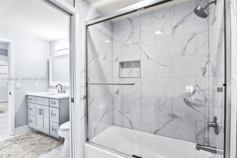 Condo in Indialantic, Florida, 3 bedrooms  № 2081505 - photo 21