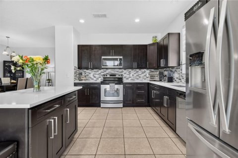 House in Orlando, Florida 3 bedrooms, 141.68 sq.m. № 2391425 - photo 10
