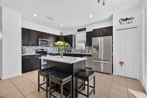 House in Orlando, Florida 3 bedrooms, 141.68 sq.m. № 2391425 - photo 12