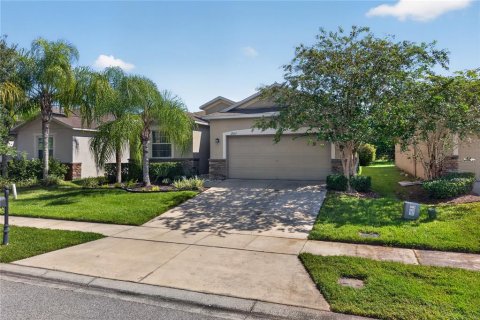 House in Orlando, Florida 3 bedrooms, 141.68 sq.m. № 2391425 - photo 2