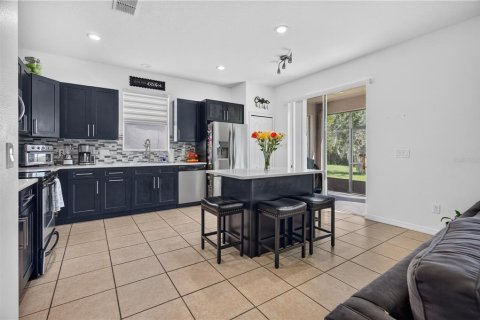 House in Orlando, Florida 3 bedrooms, 141.68 sq.m. № 2391425 - photo 11