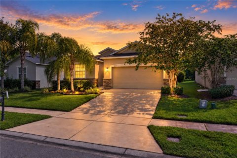 House in Orlando, Florida 3 bedrooms, 141.68 sq.m. № 2391425