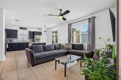House in Orlando, Florida 3 bedrooms, 141.68 sq.m. № 2391425 - photo 8