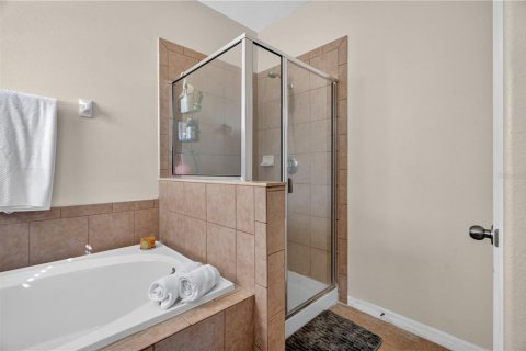 House in Orlando, Florida 3 bedrooms, 141.68 sq.m. № 2391425 - photo 17