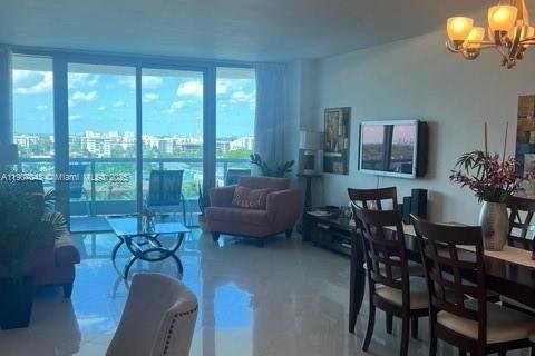 Купить кондоминиум в Серфсайд, Флорида 2 спальни, 115.76м2, № 2013237 - фото 2