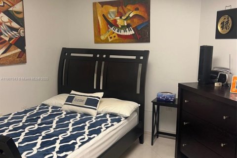 Купить кондоминиум в Серфсайд, Флорида 2 спальни, 115.76м2, № 2013237 - фото 19