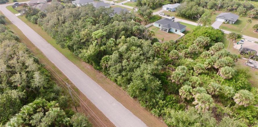 Land in Port Charlotte, Florida № 2379824