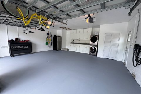 House in Homestead, Florida 4 bedrooms, 226.5 sq.m. № 2013190 - photo 30