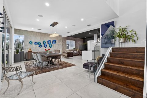Купить виллу или дом в Дорал, Флорида 6 спален, 452.81м2, № 2046896 - фото 3