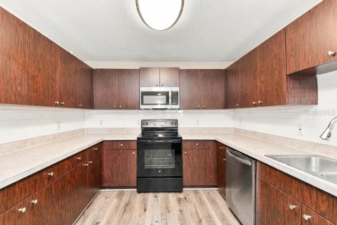 Villa ou maison à louer à Ruskin, Floride: 4 chambres, 145.21 m2 № 2420547 - photo 5
