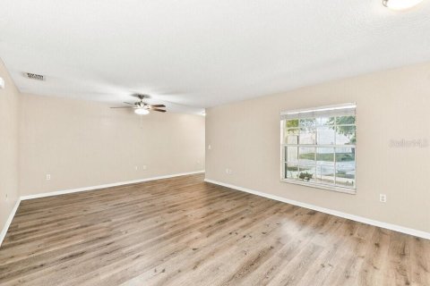 Villa ou maison à louer à Ruskin, Floride: 4 chambres, 145.21 m2 № 2420547 - photo 4