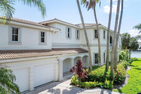 Таунхаус в Авентура, Флорида 5 спален, 297.29м2 № 2007332