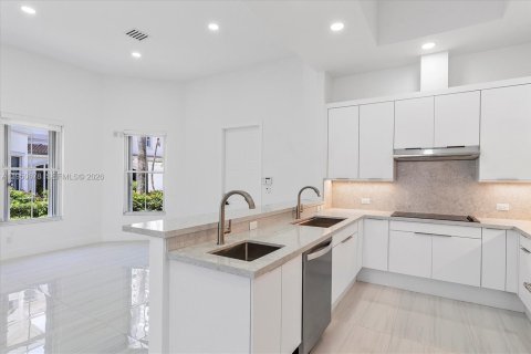 Снять в аренду таунхаус в Авентура, Флорида 5 спален, 297.29м2, № 2007332 - фото 15