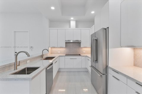 Снять в аренду таунхаус в Авентура, Флорида 5 спален, 297.29м2, № 2007332 - фото 11