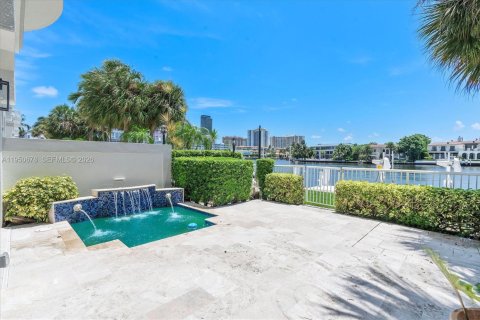 Снять в аренду таунхаус в Авентура, Флорида 5 спален, 297.29м2, № 2007332 - фото 23