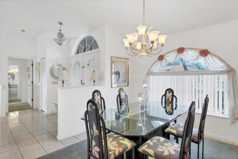 House in North Port, Florida 3 bedrooms, 191.19 sq.m. № 1548986 - photo 14