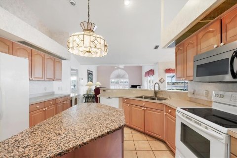 House in North Port, Florida 3 bedrooms, 191.19 sq.m. № 1548986 - photo 18