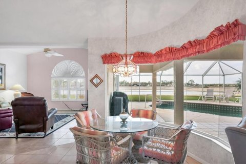House in North Port, Florida 3 bedrooms, 191.19 sq.m. № 1548986 - photo 19