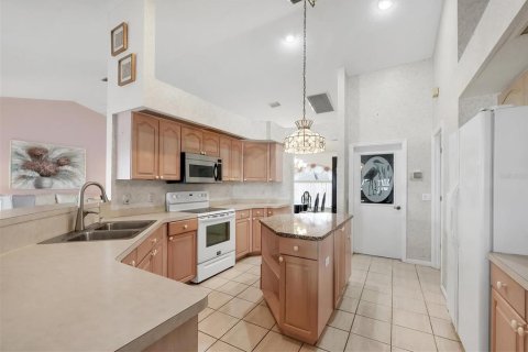 House in North Port, Florida 3 bedrooms, 191.19 sq.m. № 1548986 - photo 16