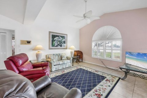 House in North Port, Florida 3 bedrooms, 191.19 sq.m. № 1548986 - photo 21