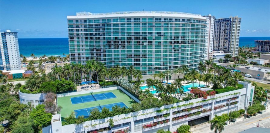 Кондоминиум с 2 спальнями в Помпано-Бич, Флорида № 2015948