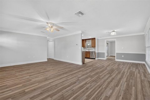 Casa en venta en Eustis, Florida, 3 dormitorios, 147.25 m2 № 2222219 - foto 9