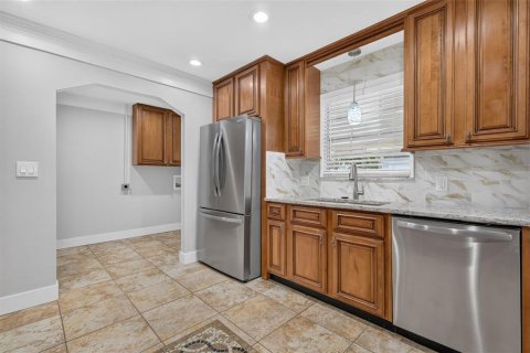 Casa en venta en Eustis, Florida, 3 dormitorios, 147.25 m2 № 2222219 - foto 13
