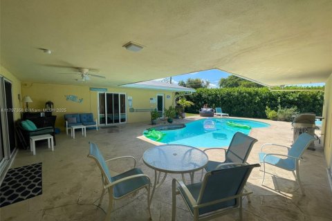 Casa en venta en Hollywood, Florida, 3 dormitorios, 201.32 m2 № 1959875 - foto 16