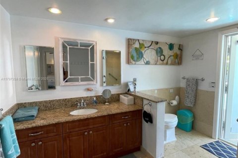 Casa en venta en Hollywood, Florida, 3 dormitorios, 201.32 m2 № 1959875 - foto 19