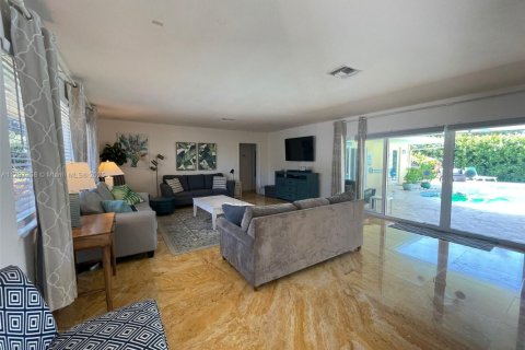 Casa en venta en Hollywood, Florida, 3 dormitorios, 201.32 m2 № 1959875 - foto 8
