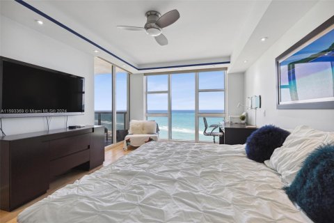 Condo in Hallandale Beach, Florida, 3 bedrooms  № 1292537 - photo 15