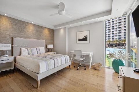 Condo in Hallandale Beach, Florida, 3 bedrooms  № 1292537 - photo 14