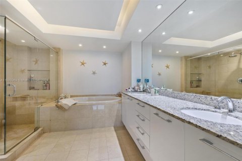 Condo in Hallandale Beach, Florida, 3 bedrooms  № 1292537 - photo 19