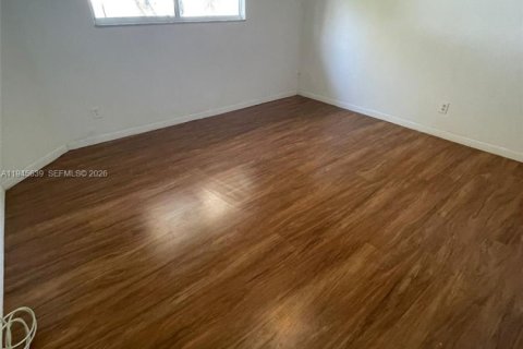 Condo in Oakland Park, Florida, 2 bedrooms  № 2002032 - photo 10