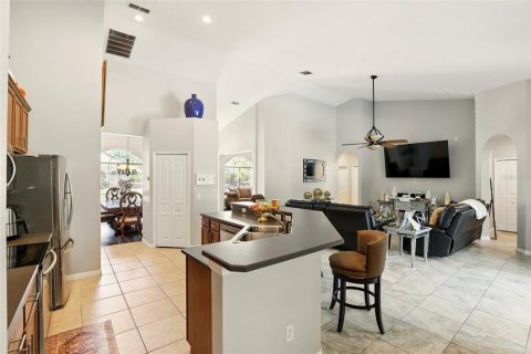 House in Apopka, Florida 4 bedrooms, 232.91 sq.m. № 1719435 - photo 14