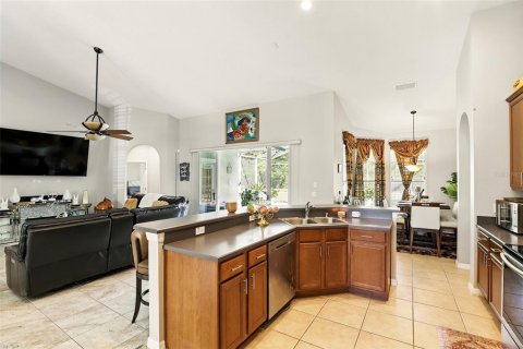 House in Apopka, Florida 4 bedrooms, 232.91 sq.m. № 1719435 - photo 16