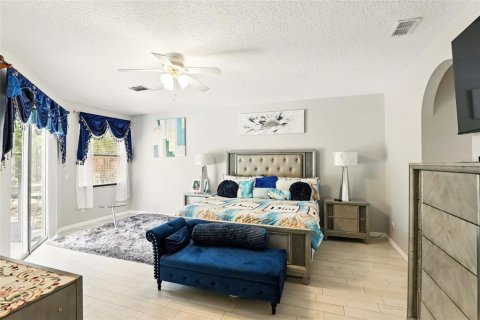 House in Apopka, Florida 4 bedrooms, 232.91 sq.m. № 1719435 - photo 18