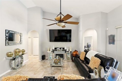 House in Apopka, Florida 4 bedrooms, 232.91 sq.m. № 1719435 - photo 9