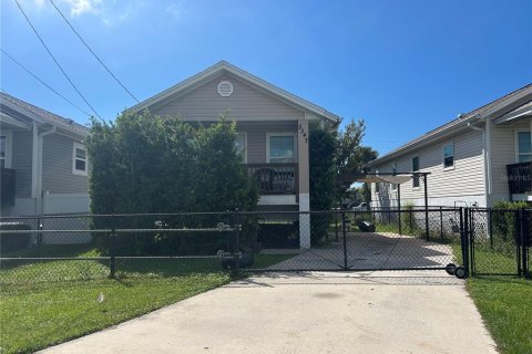 Casa en New Port Richey, Florida 3 dormitorios, 92.9 m2 № 2379262