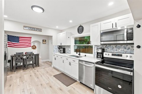 Купить виллу или дом в Тампа, Флорида 3 комнаты, 148.83м2, № 2322833 - фото 12