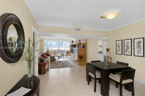 Снять в аренду кондоминиум в Авентура, Флорида 3 спальни, 157.56м2, № 1988036 - фото 3