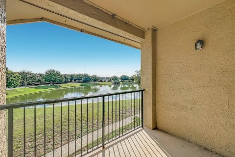 Copropriété à louer à Lake Mary, Floride: 2 chambres, 137.31 m2 № 2426019 - photo 2