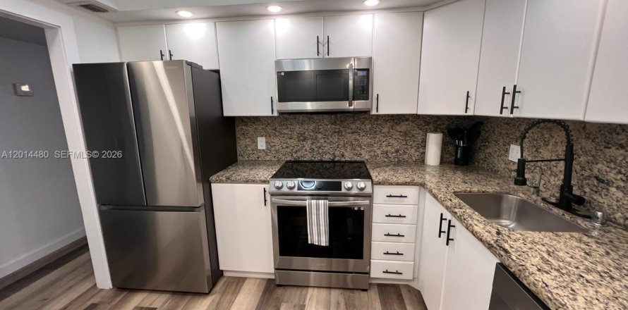 Condo à Hollywood, Floride, 1 chambre  № 2076502