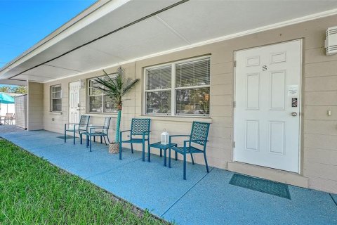 Propiedad comercial en Holmes Beach, Florida 2 dormitorios, 118.54 m2 № 2425457