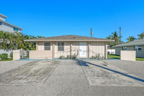 Propiedad comercial en venta en Holmes Beach, Florida, 2 dormitorios, 118.54 m2 № 2425457 - foto 3