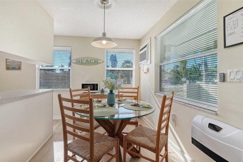 Propiedad comercial en venta en Holmes Beach, Florida, 2 dormitorios, 118.54 m2 № 2425457 - foto 11
